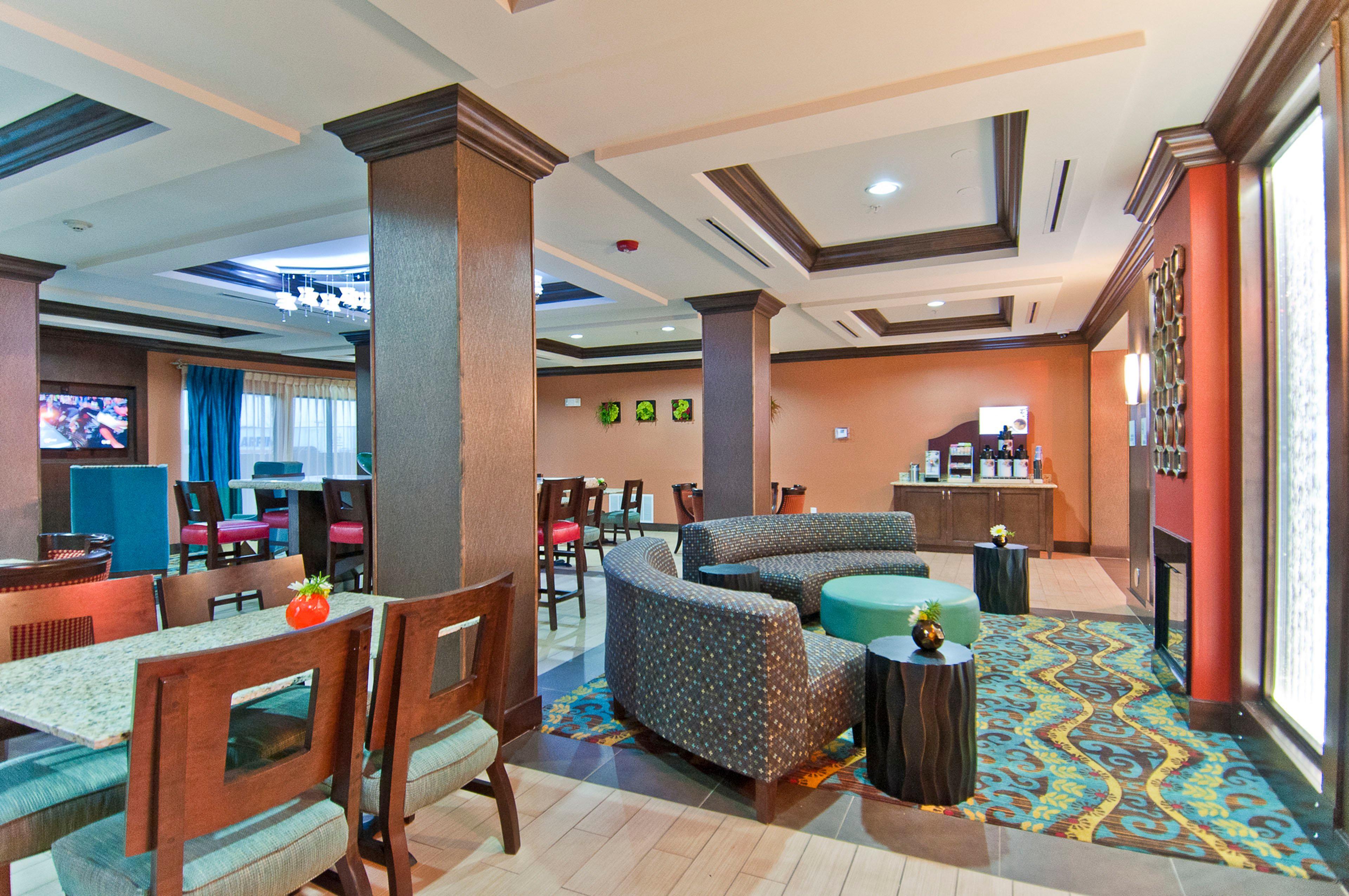 Holiday Inn Express & Suites San Antonio Frost Bank Center By Ihg Exteriör bild