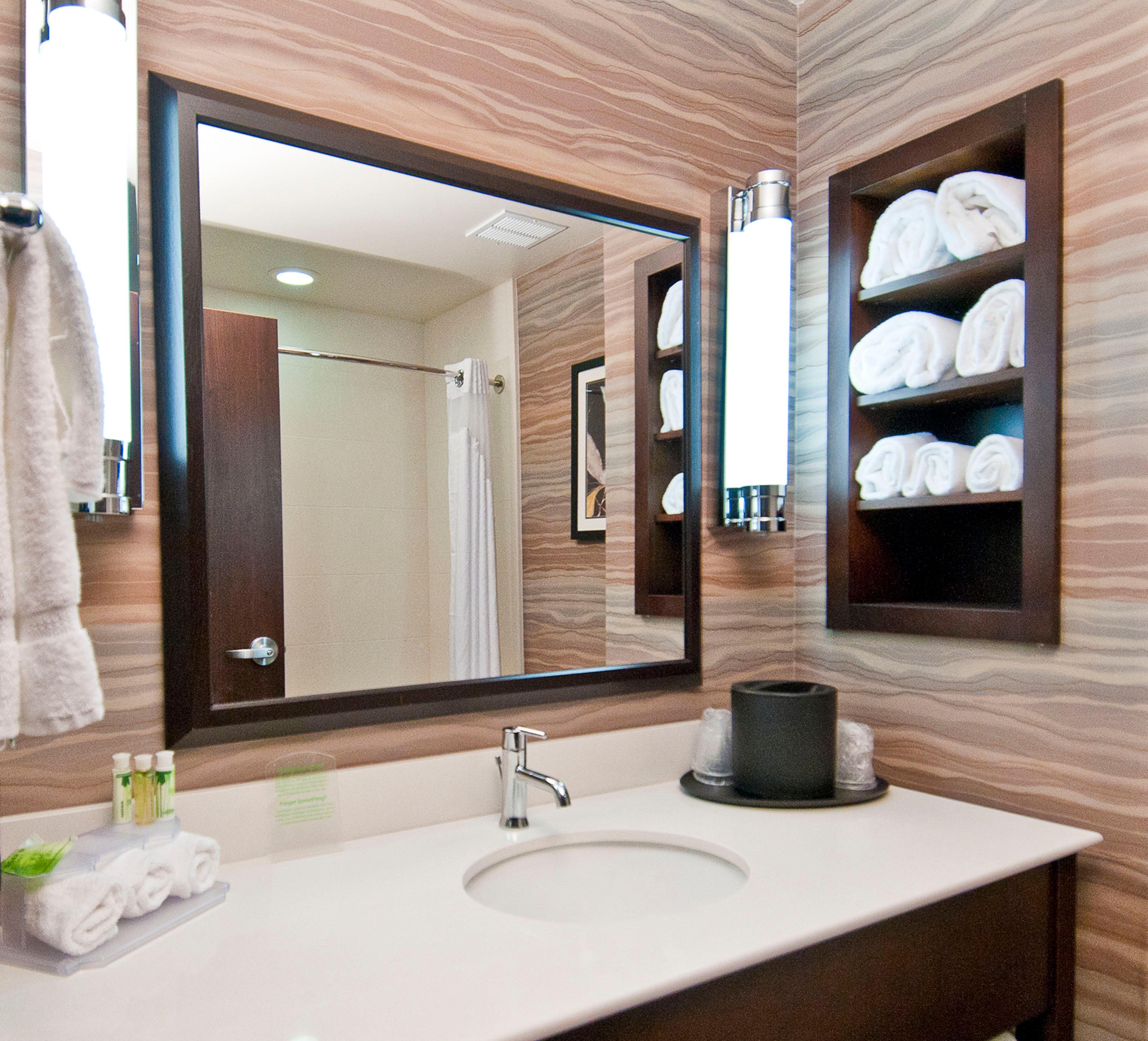 Holiday Inn Express & Suites San Antonio Frost Bank Center By Ihg Exteriör bild