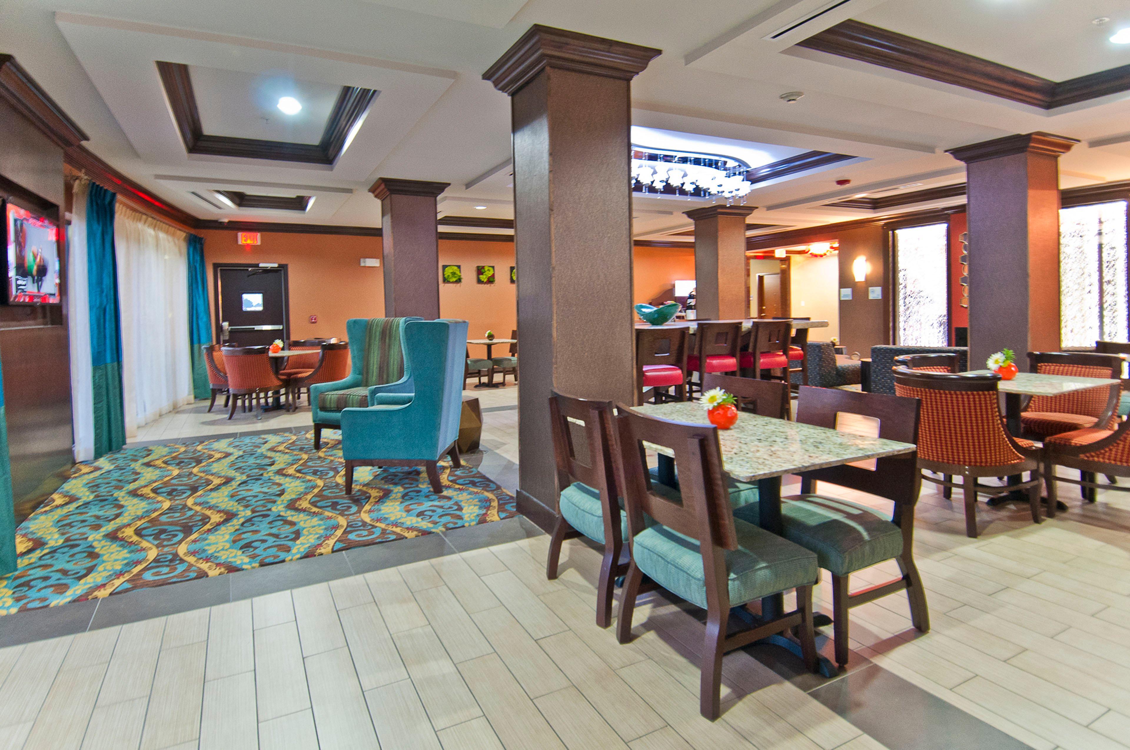Holiday Inn Express & Suites San Antonio Frost Bank Center By Ihg Exteriör bild