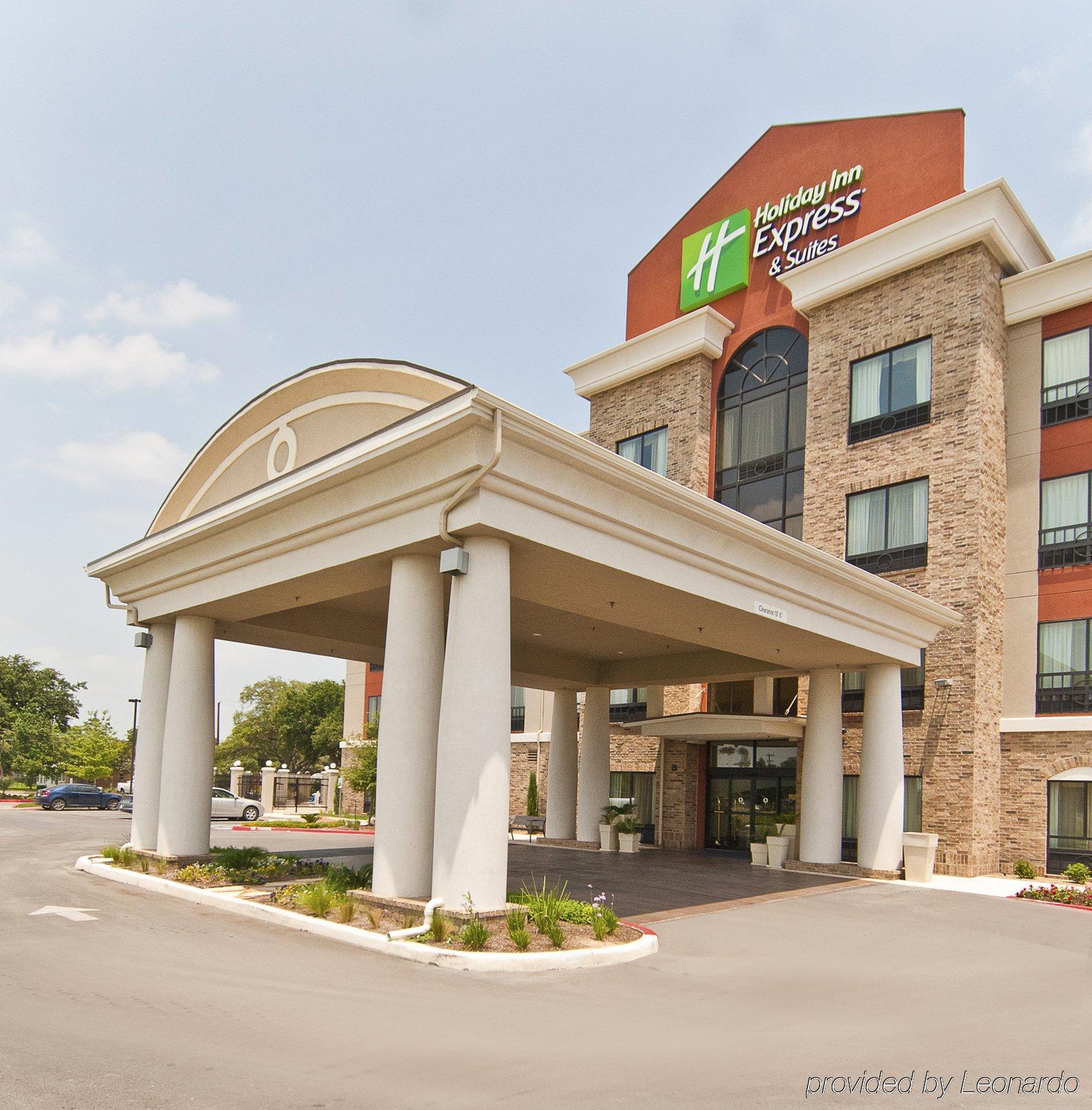 Holiday Inn Express & Suites San Antonio Frost Bank Center By Ihg Exteriör bild